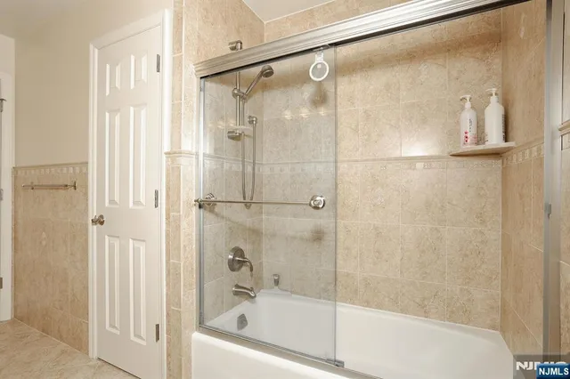 $1,500,000 | 602 Mill Run, Paramus, NJ 07652