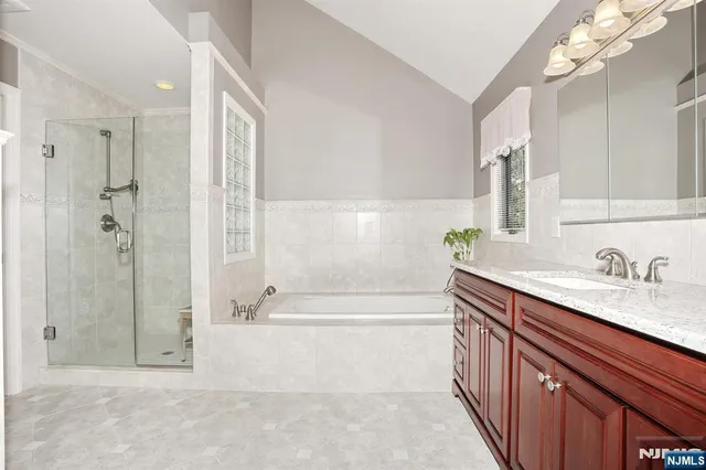 $1,500,000 | 602 Mill Run, Paramus, NJ 07652