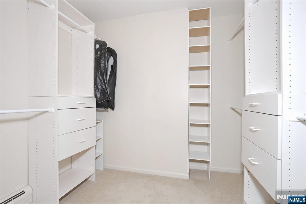 602 Mill Run Paramus, NJ 07652 - Photo 40 of 50