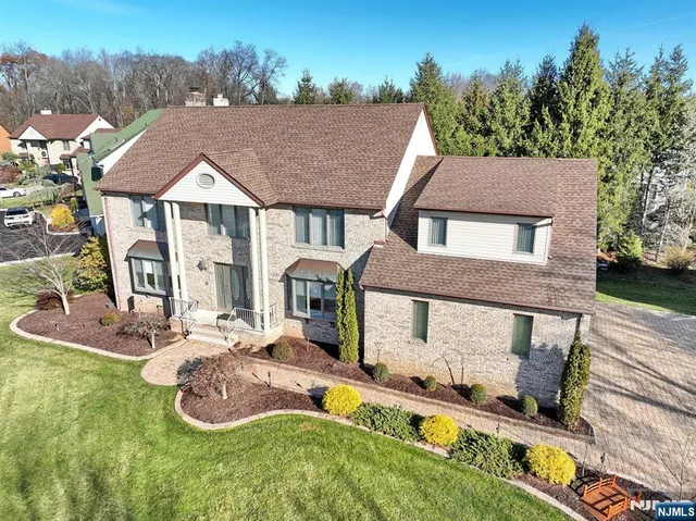 $1,500,000 | 602 Mill Run, Paramus, NJ 07652