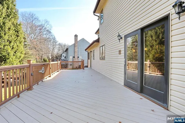 $1,500,000 | 602 Mill Run, Paramus, NJ 07652