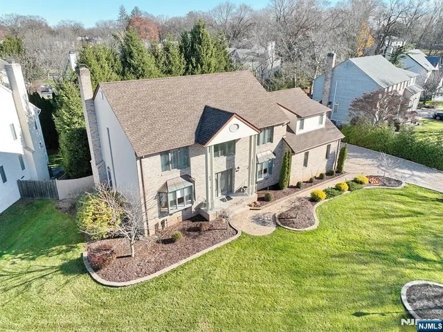 $1,500,000 | 602 Mill Run, Paramus, NJ 07652