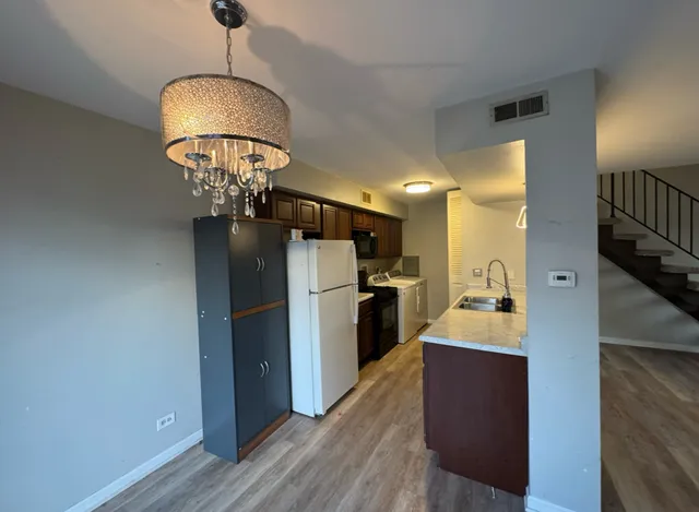 $1,800 | 1687 Cornell Drive, Unit 1687, Hoffman Estates, IL 60169