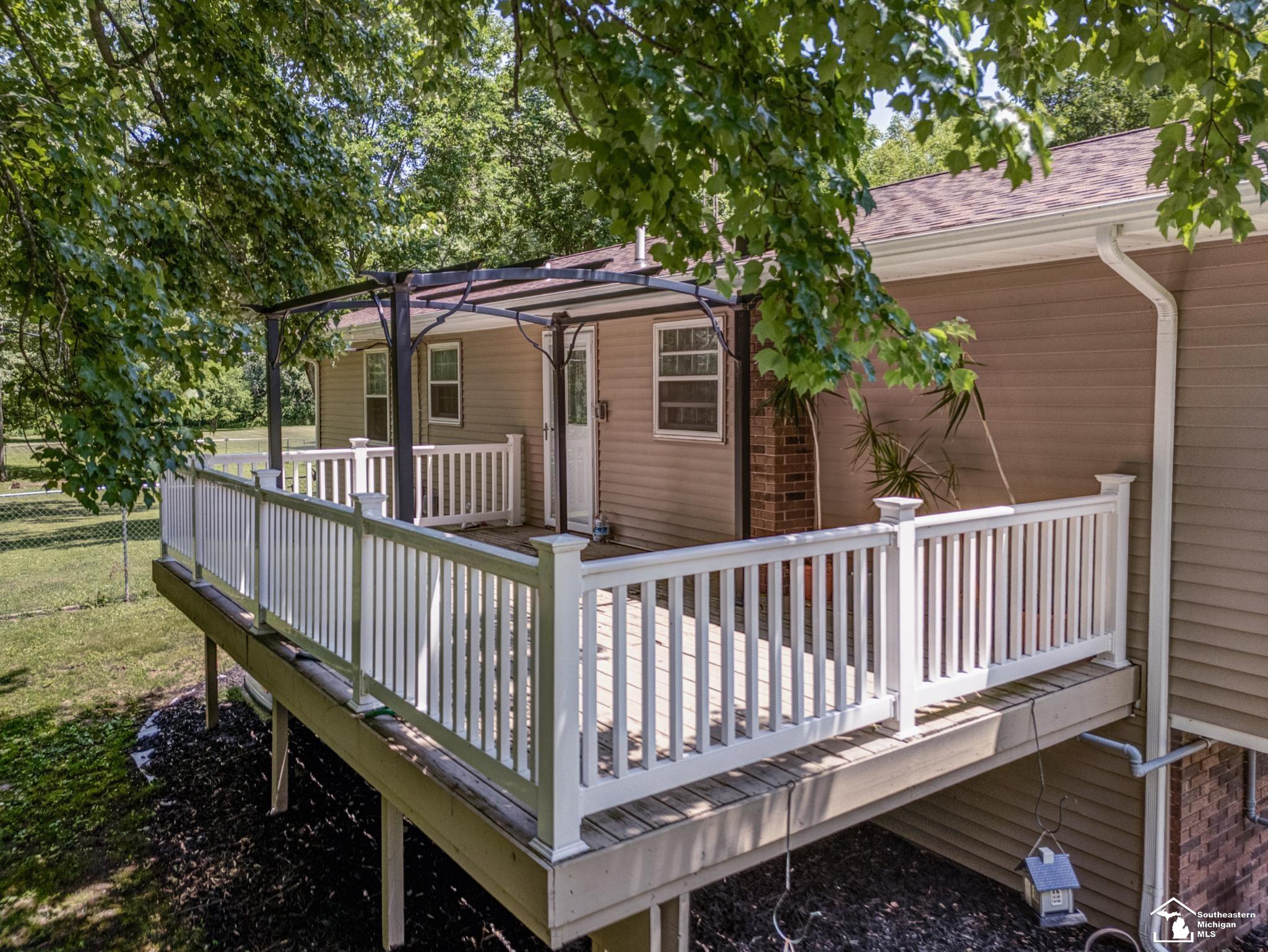 8870 Dixon Road Monroe, MI 48161 - Photo 9 of 45