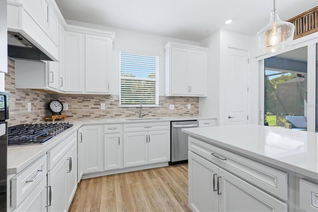 9289 Ballaster Pointe Loop Palmetto, FL 34221 - Photo 21 of 68