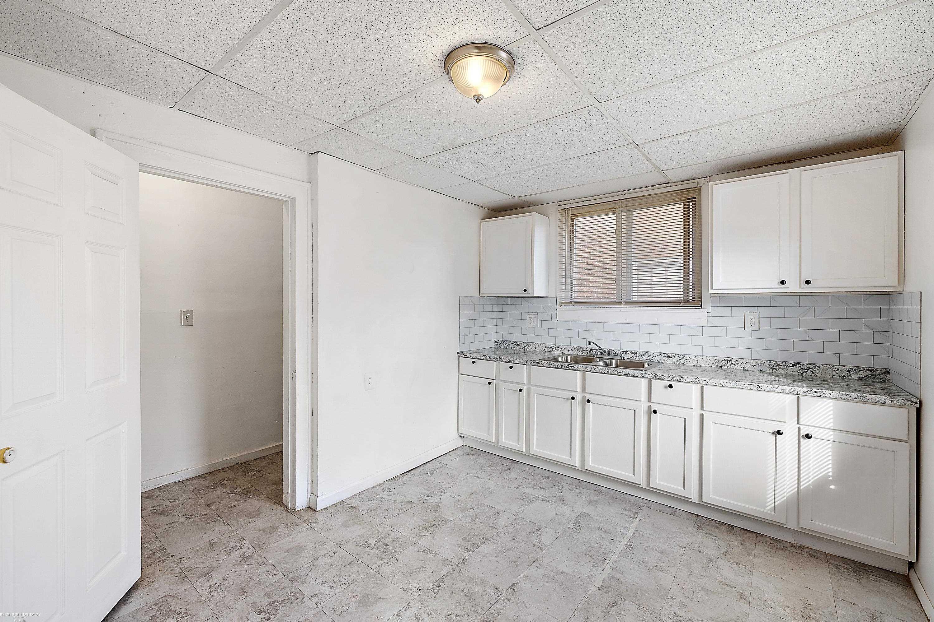 3484 Devonshire Road Detroit, MI 48224 - Photo 13 of 24 50122923-12.JPG