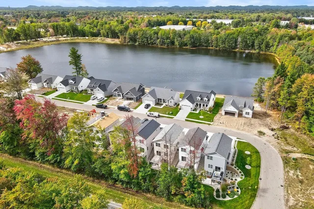 $434,900 | 1550 Wilson Road, Norton Shores, MI 49456