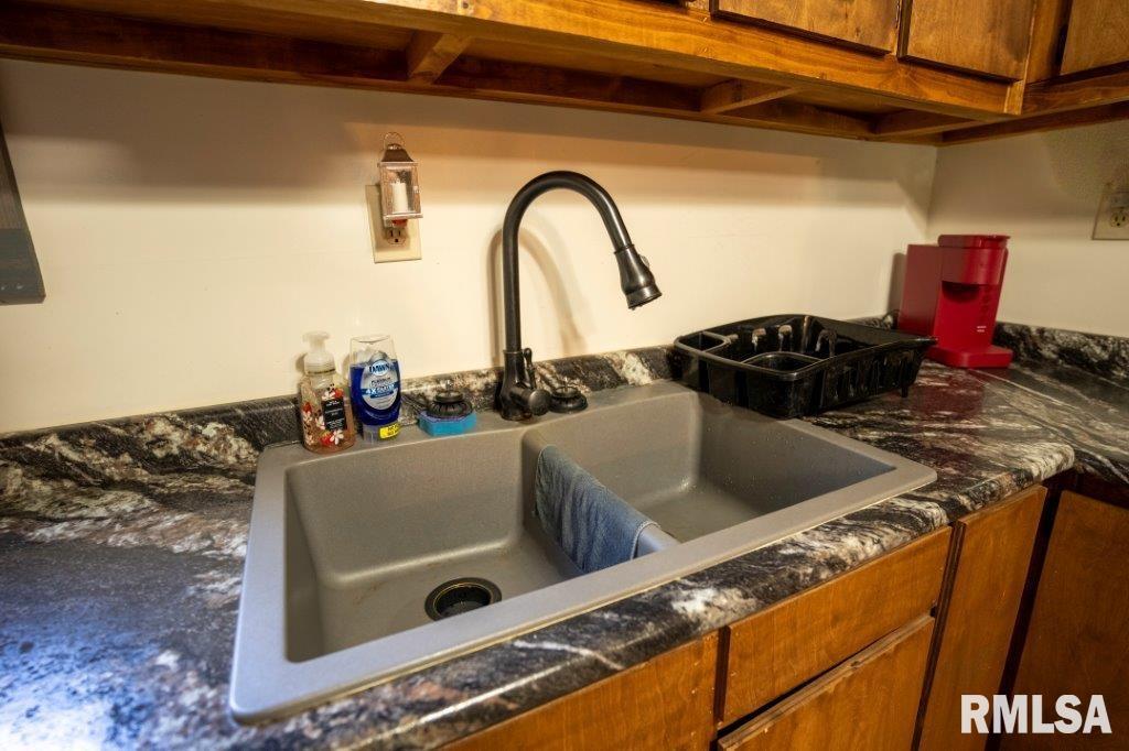 757 Witwer Road Winchester, IL 62694 - Photo 4 of 60