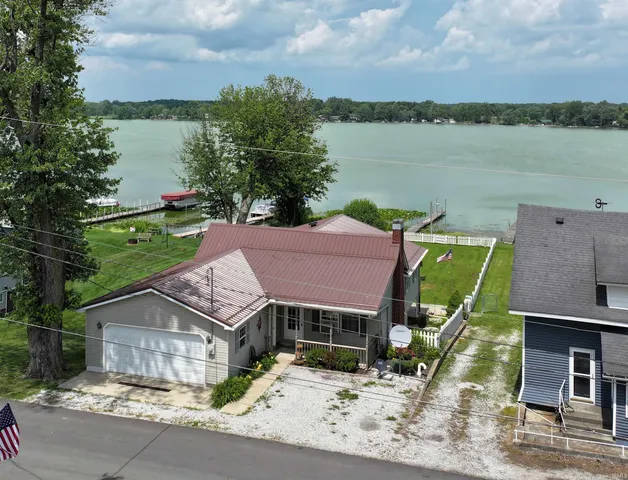 $299,900 | 1199 North Main Street, Kewanna, IN 46939
