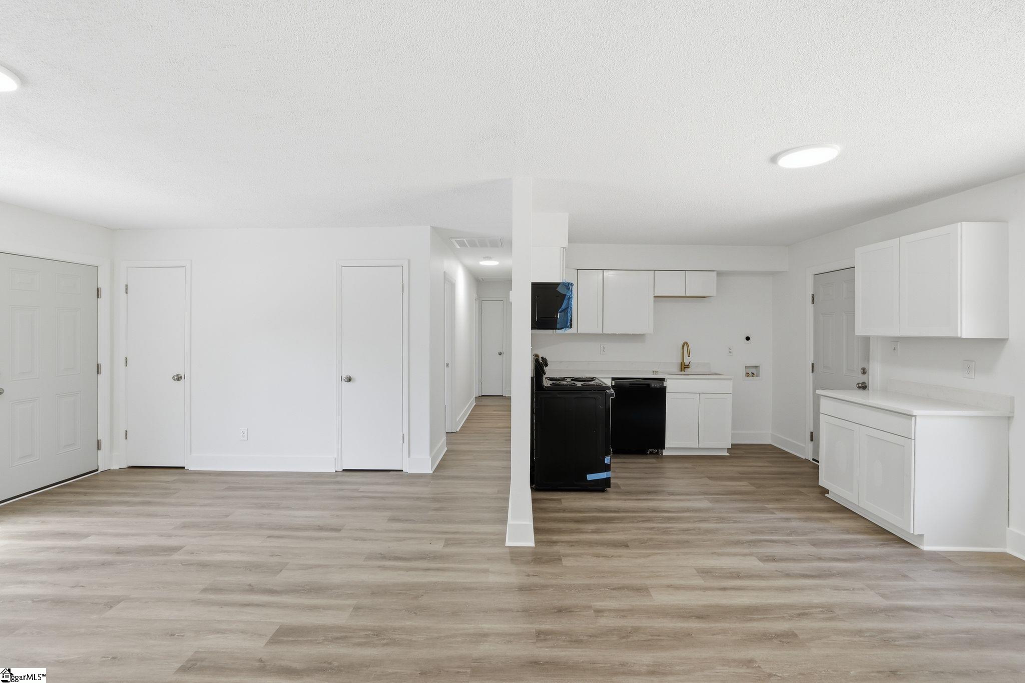 388 Vanderbilt Road Spartanburg, SC 29301 - Photo 14 of 34