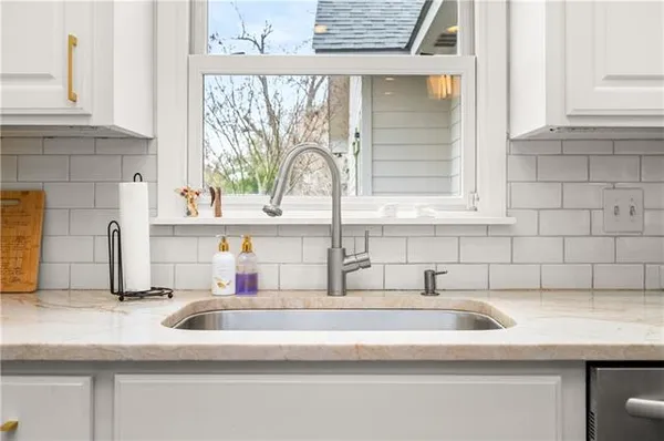 $780,000 | 5721 Courtland Place, Alexandria, LA 71301