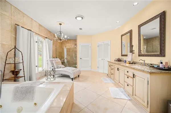 $780,000 | 5721 Courtland Place, Alexandria, LA 71301