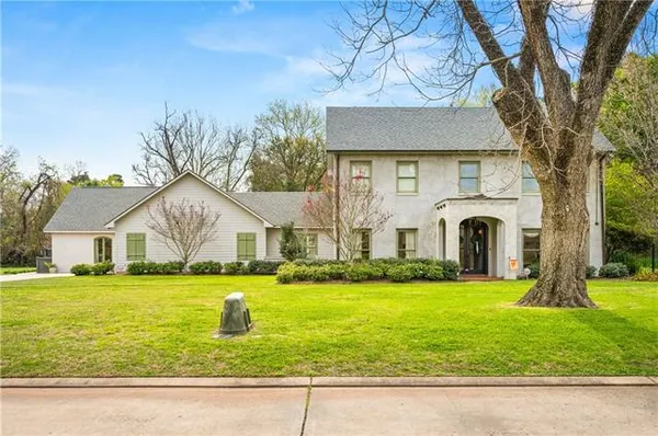 $780,000 | 5721 Courtland Place, Alexandria, LA 71301