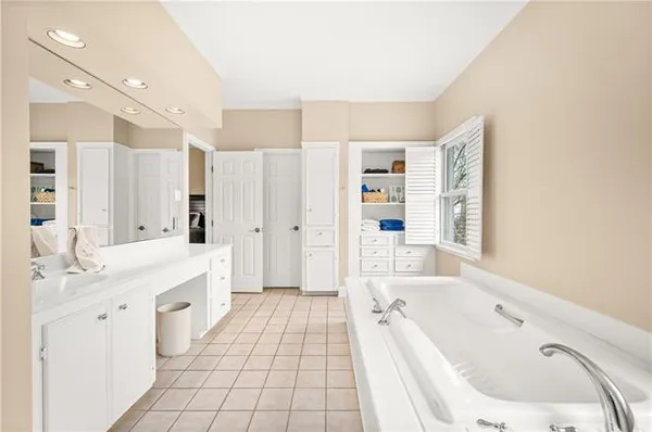 $780,000 | 5721 Courtland Place, Alexandria, LA 71301