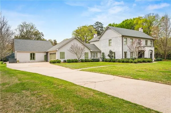 $780,000 | 5721 Courtland Place, Alexandria, LA 71301