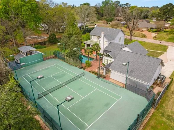 $780,000 | 5721 Courtland Place, Alexandria, LA 71301