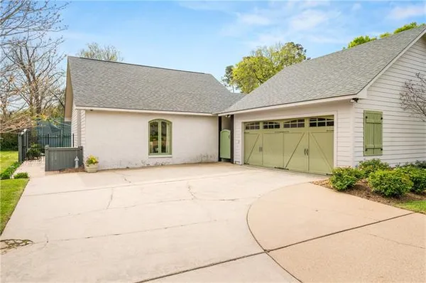 $780,000 | 5721 Courtland Place, Alexandria, LA 71301