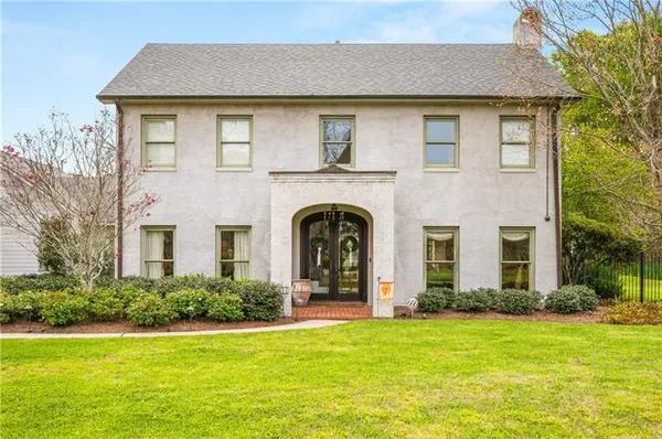 $780,000 | 5721 Courtland Place, Alexandria, LA 71301