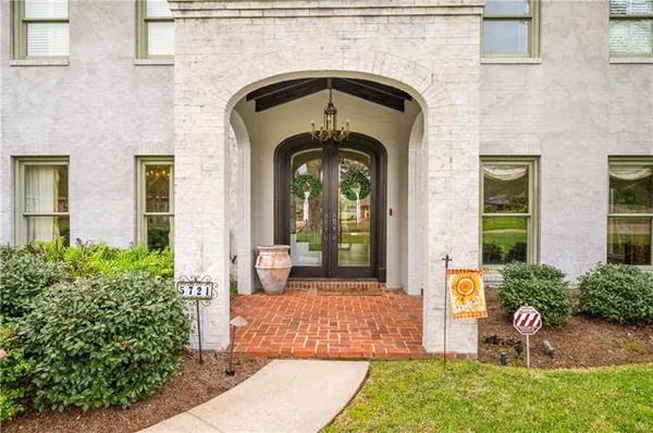 $780,000 | 5721 Courtland Place, Alexandria, LA 71301