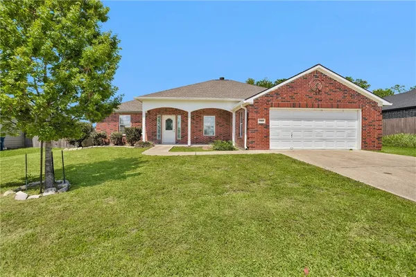 $220,000 | 2301 White Wing, Navasota, TX 77868
