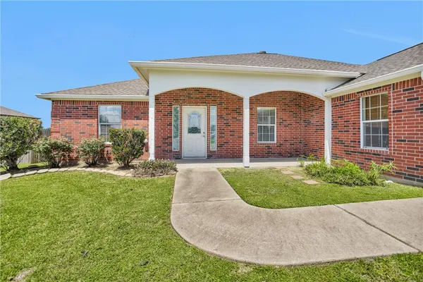 $220,000 | 2301 White Wing, Navasota, TX 77868