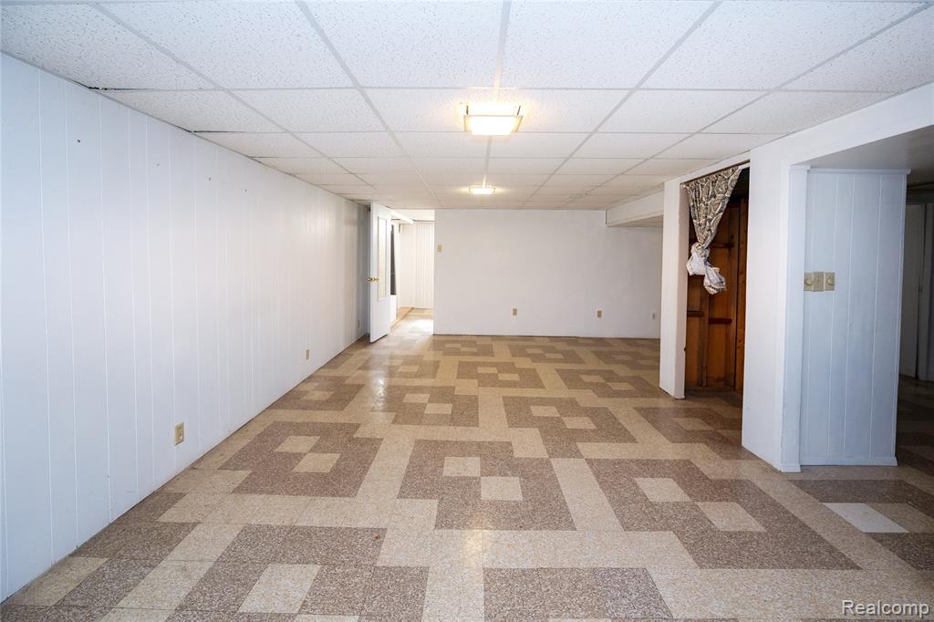 5646 Cambourne Road Dearborn Heights, MI 48127 - Photo 39 of 42
