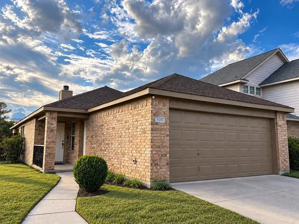 $2,100 | 9128 Coral Lane, Fort Worth, TX 76140