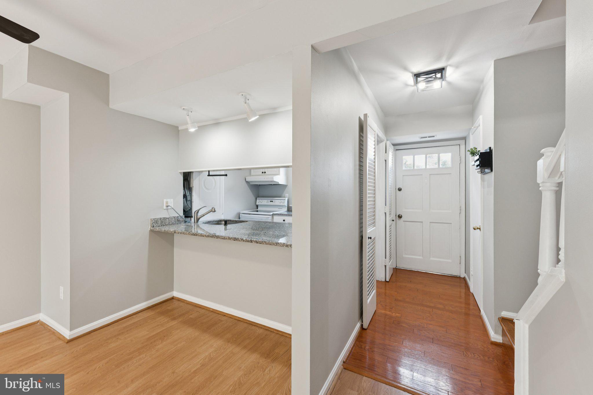 14459 Golden Oak Road Centreville, VA 20121 - Photo 3 of 21