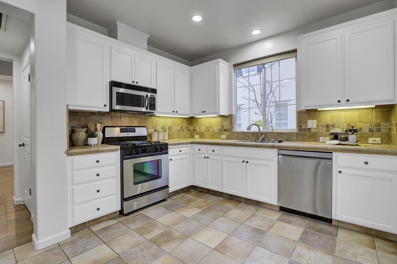 9827 Belladonna Drive San Ramon, CA 94582 - Photo 11 of 54