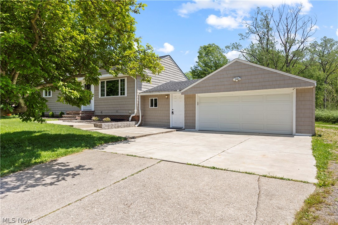 15665 Bennett Road North Royalton, OH 44133 - Photo 3 of 35