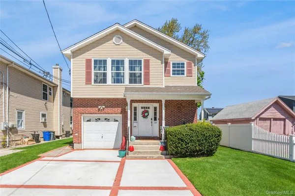 $849,000 | 165 Wellesley Street, Hempstead, NY 11550