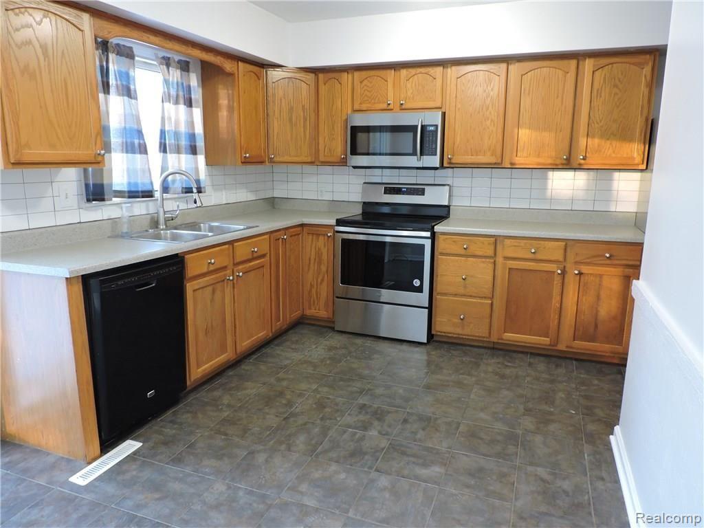 338 East Rising Street Davison, MI 48423 - Photo 6 of 32 DSCN6274.JPG