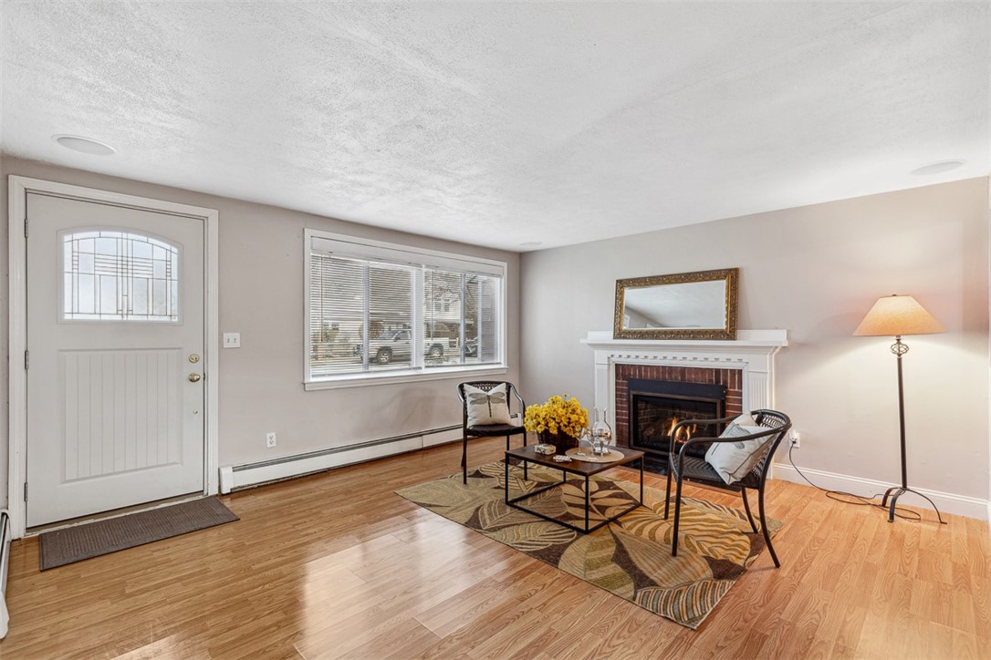 6 Rosedale Avenue Barrington, RI 02806 - Photo 3 of 24