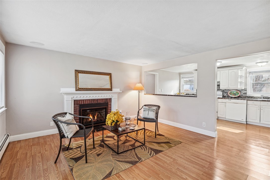 6 Rosedale Avenue Barrington, RI 02806 - Photo 4 of 24