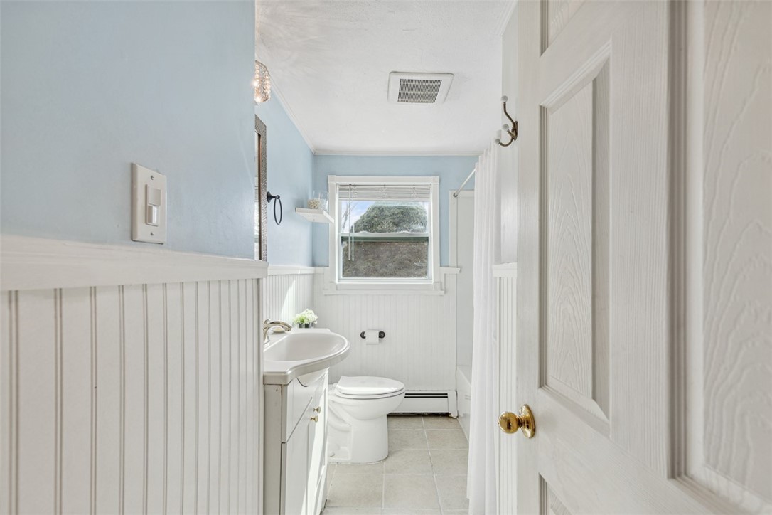 6 Rosedale Avenue Barrington, RI 02806 - Photo 6 of 24