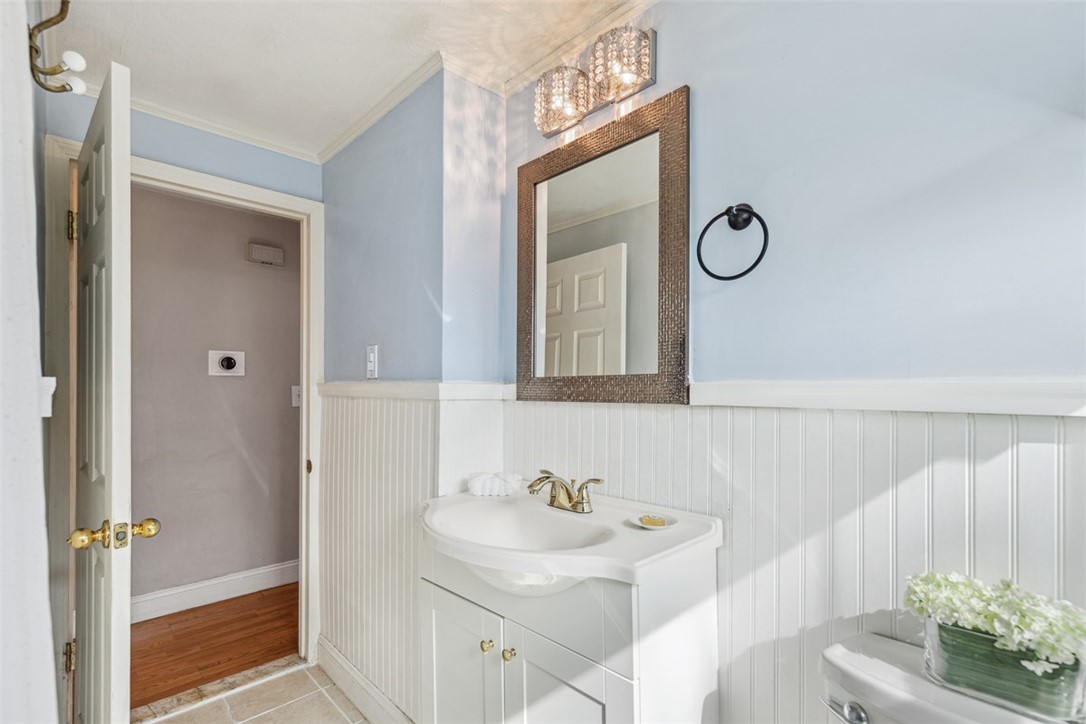6 Rosedale Avenue Barrington, RI 02806 - Photo 7 of 24
