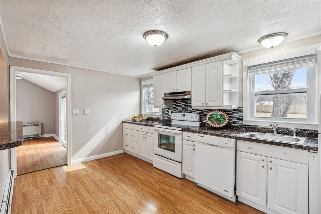 6 Rosedale Avenue Barrington, RI 02806 - Photo 10 of 24