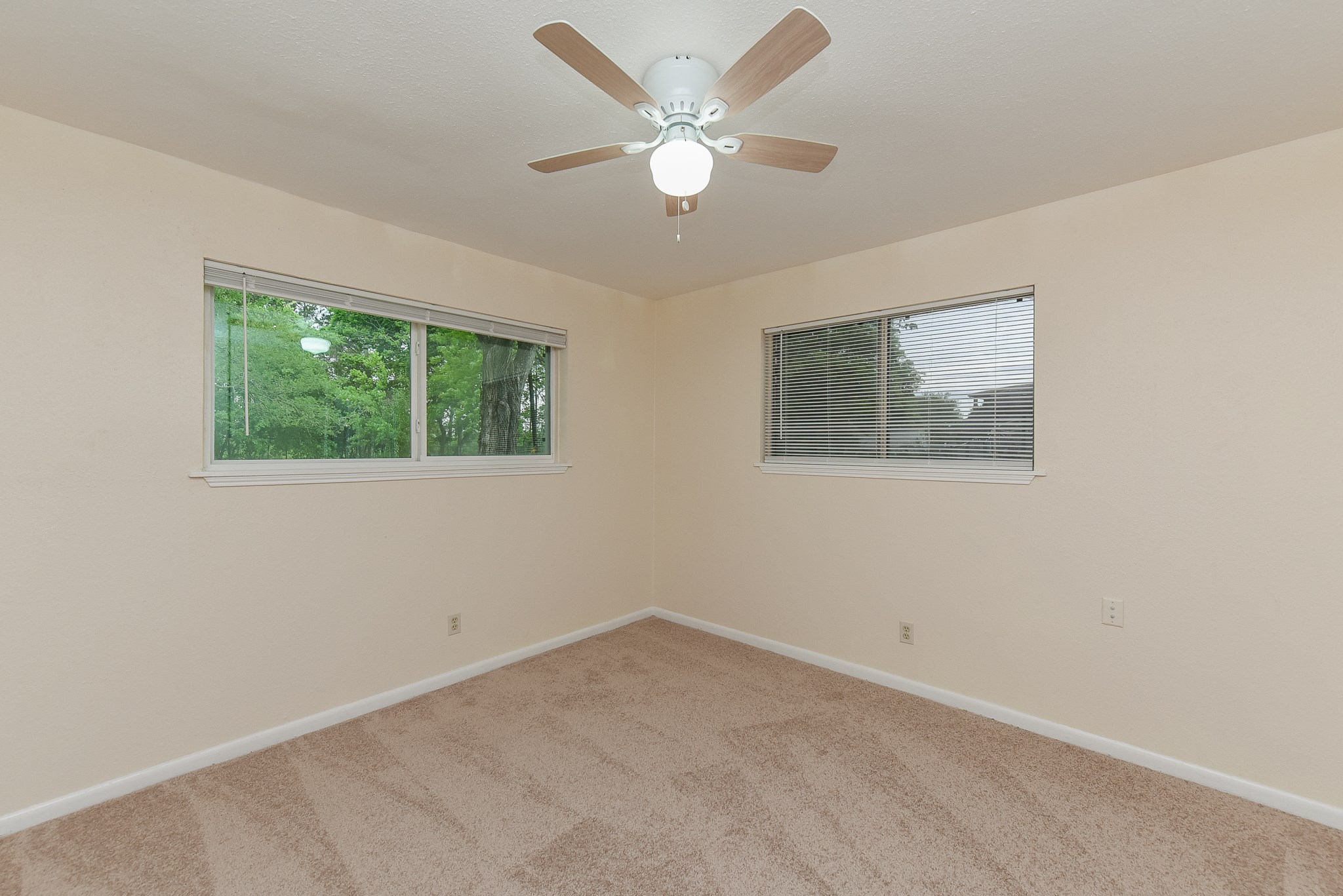 18610 Anne Drive Webster, TX 77058 - Photo 42 of 50 an empty room with a window
