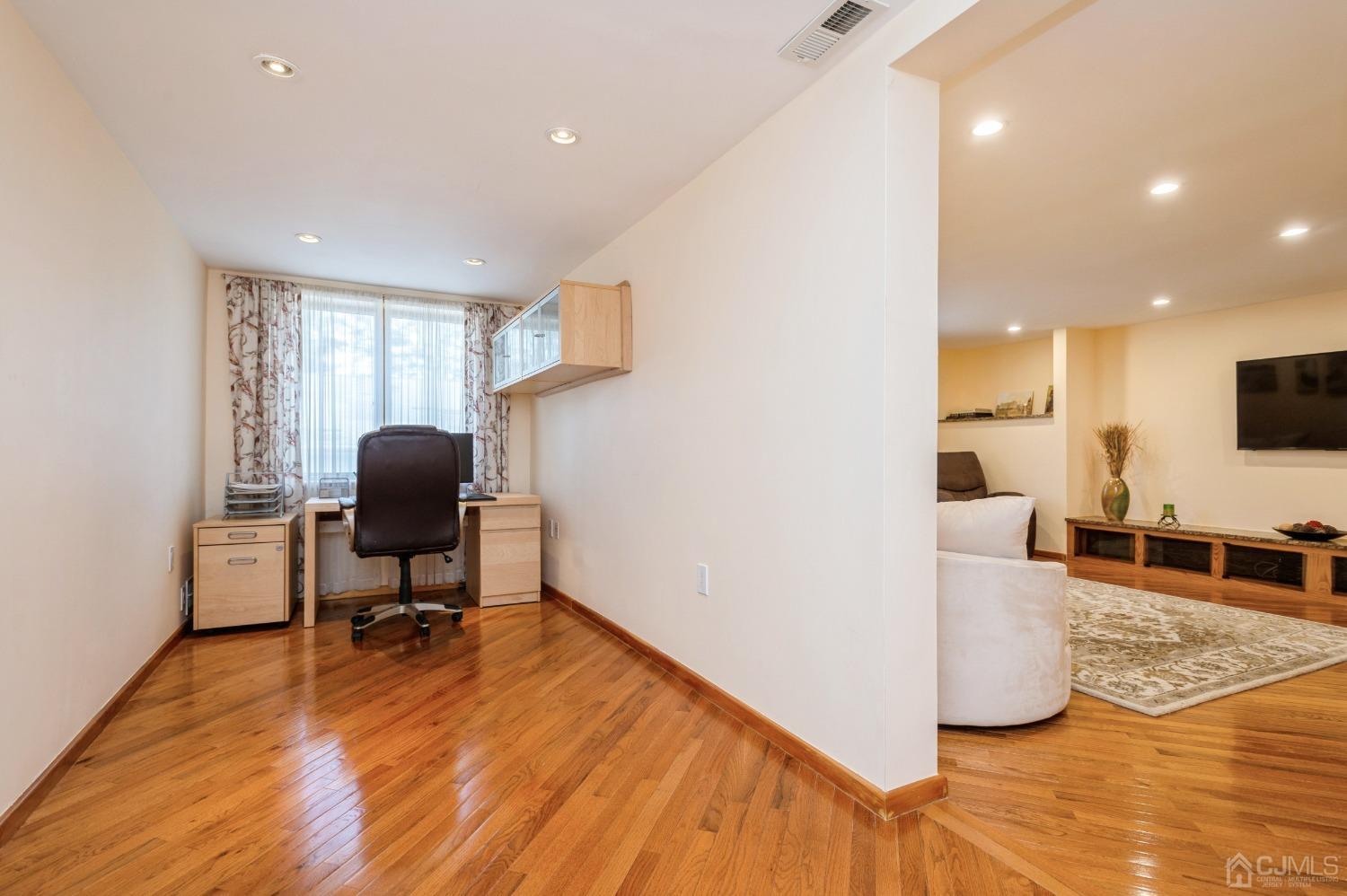 10 Sand Road East Brunswick, NJ 08850 - Photo 17 of 49 Gallery Image 17