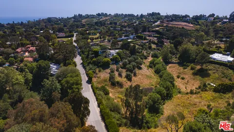 $1,250,000 | 6825 Fernhill Drive, Malibu, CA 90265