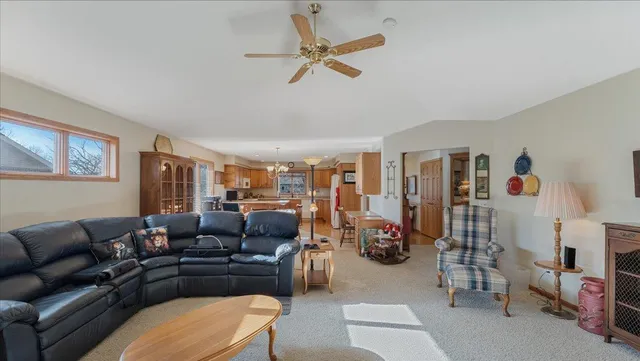 $429,900 | 811 Westland Street, New London, MN 56273