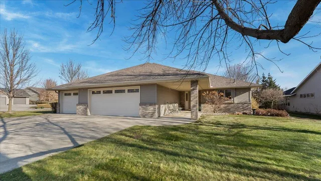 $429,900 | 811 Westland Street, New London, MN 56273