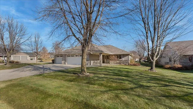 $429,900 | 811 Westland Street, New London, MN 56273