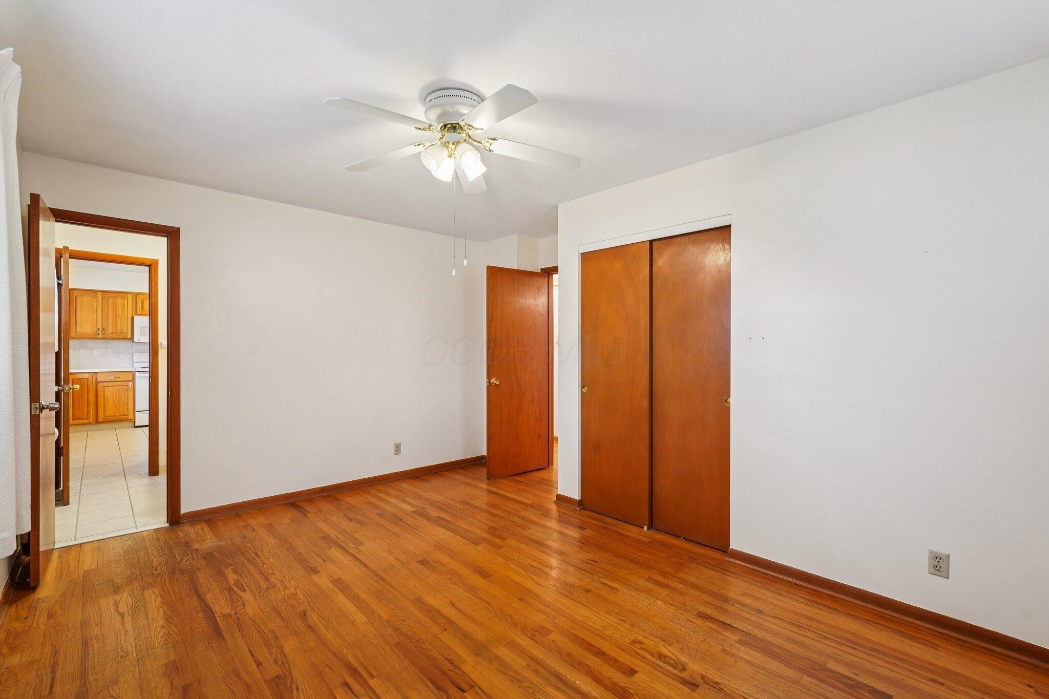 5575 Karl Road Columbus, OH 43229 - Photo 17 of 29 Owners Suite