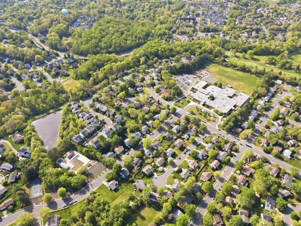 $750,000 | 1630 Sadlers Wells Drive, Herndon, VA 20170