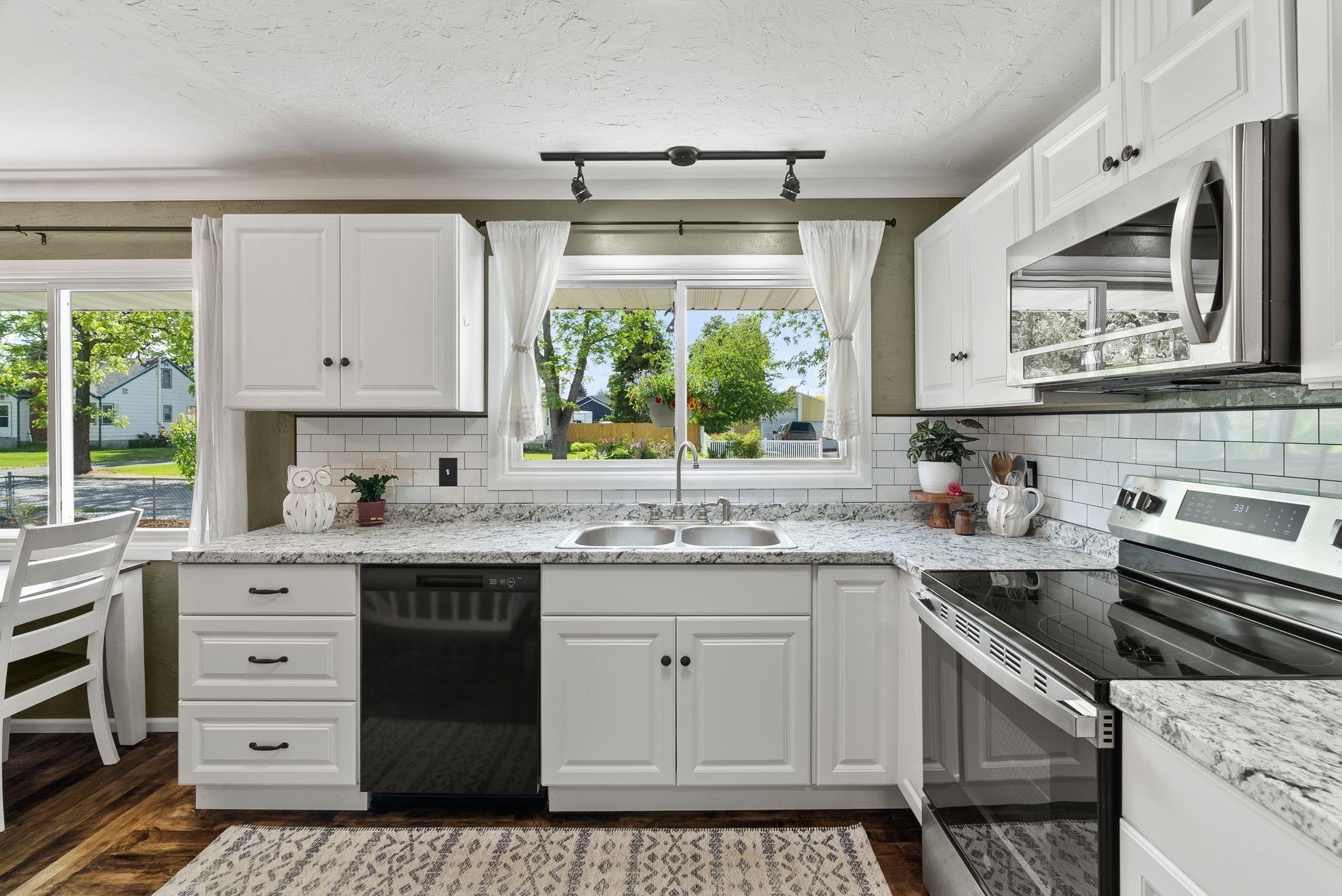 914 North Locust Road Spokane Valley, WA 99206 - Photo 12 of 37