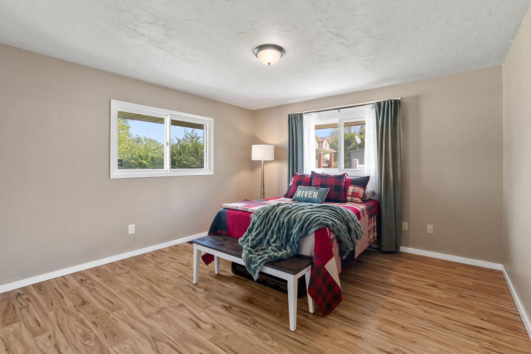 914 North Locust Road Spokane Valley, WA 99206 - Photo 17 of 37