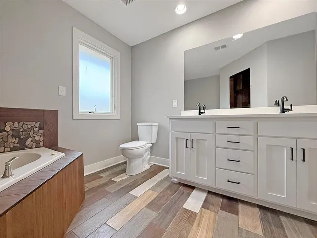 $589,000 | 4248 Country Squire Road, Oak Grove, MO 64075