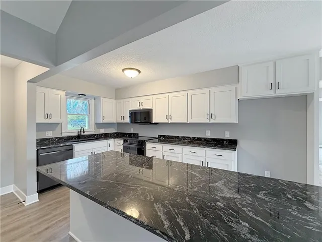 $589,000 | 4248 Country Squire Road, Oak Grove, MO 64075