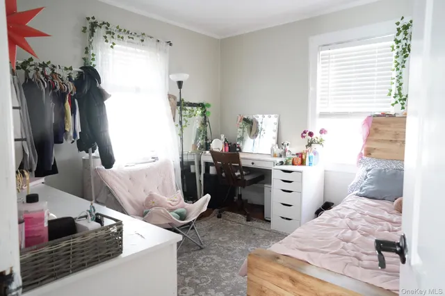 $729,000 | 22 Everett Street, Lynbrook, NY 11563